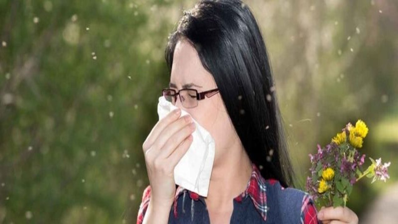 Baharın Gelmesiyle Birlikte Göz Alerjisi ve Alerjik Nezle Belirtileri Şiddetlenebilir ve Koronovirüs Bulaşma Riski Artabilir!