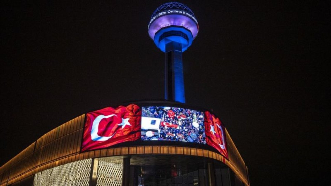 Ankara'nın simgesi Atakule şehit aileleri için aydınlatıldı