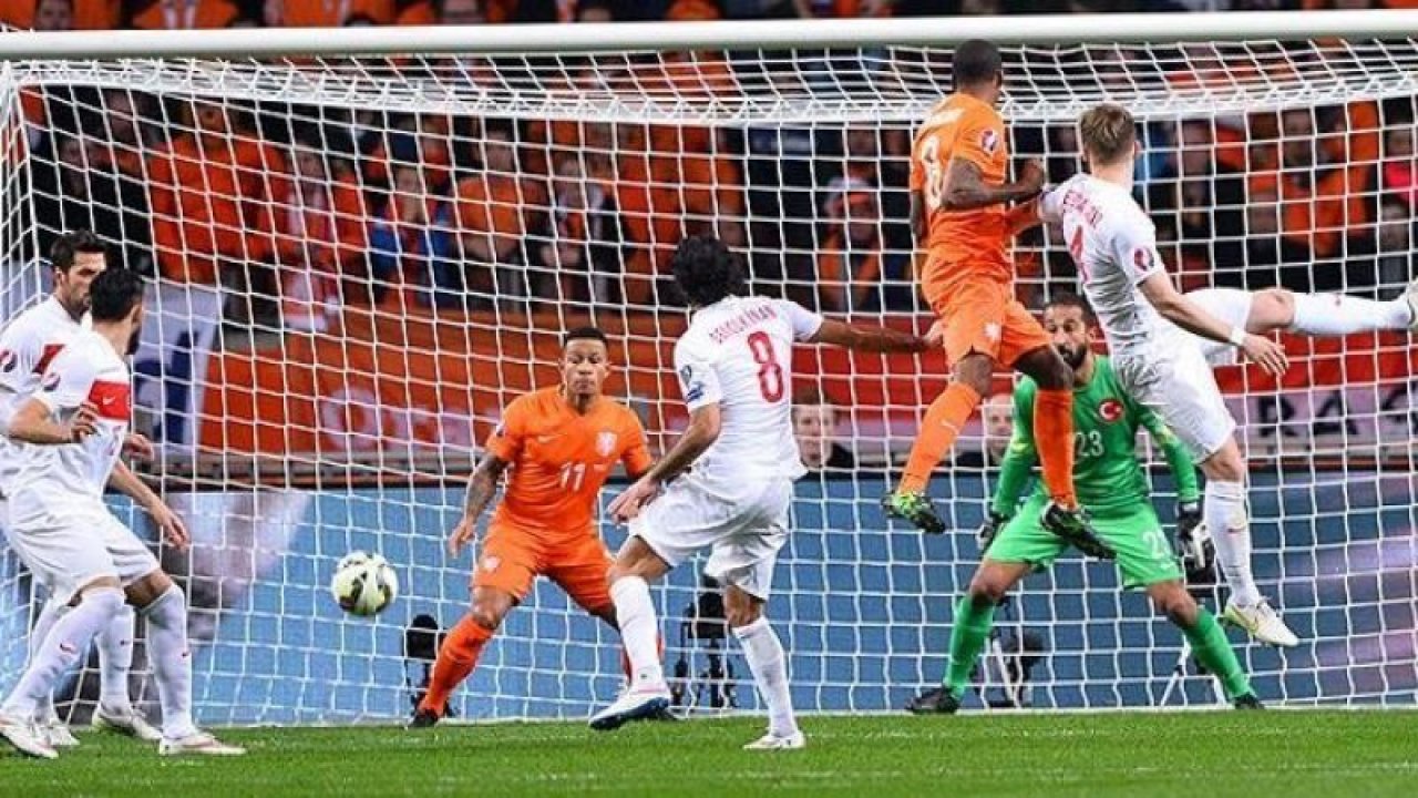Türkiye ile Hollanda Maçı Heyecanı Başladı! Türkiye - Hollanda Maçı Saat Kaçta? Kadrolar Belli Mi?