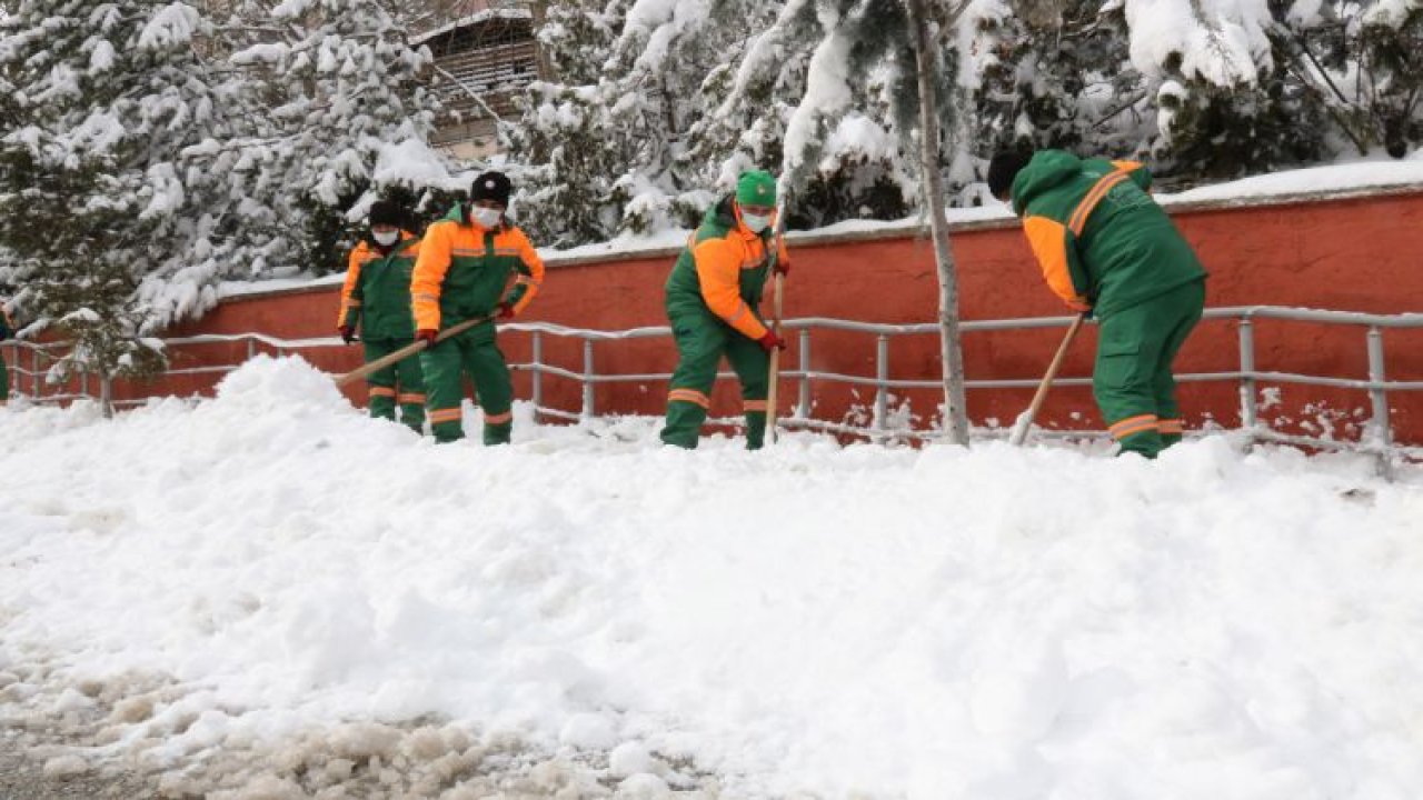 Çankaya’da Karla Mücadele: Kaldırım Ve Merdivenli Yollar Temizleniyor!