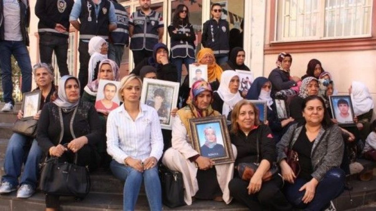 HDP önünde evlat nöbeti tutan ailelere bir destek de Hatay’dan