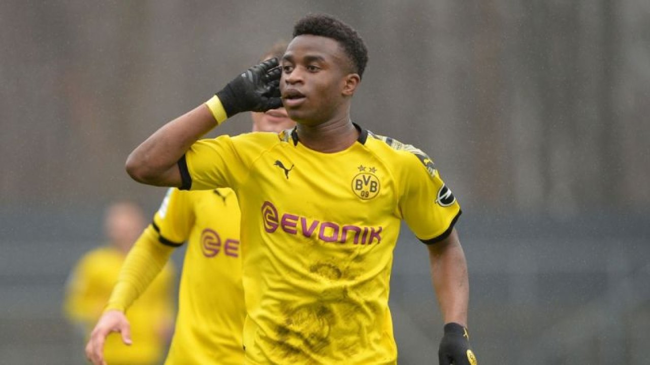 Borussia Dortmund'un 16 Yaşındaki Starı Youssoufa Moukoko Sezonu Kapattı!