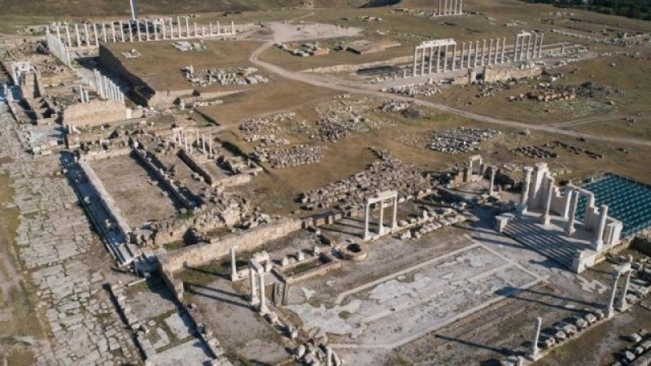 Laodikya Antik Tiyatrosu İzleyicilerle Buluşacak! Laodikya antik kenti nerede, tarihi mi doğal mı?