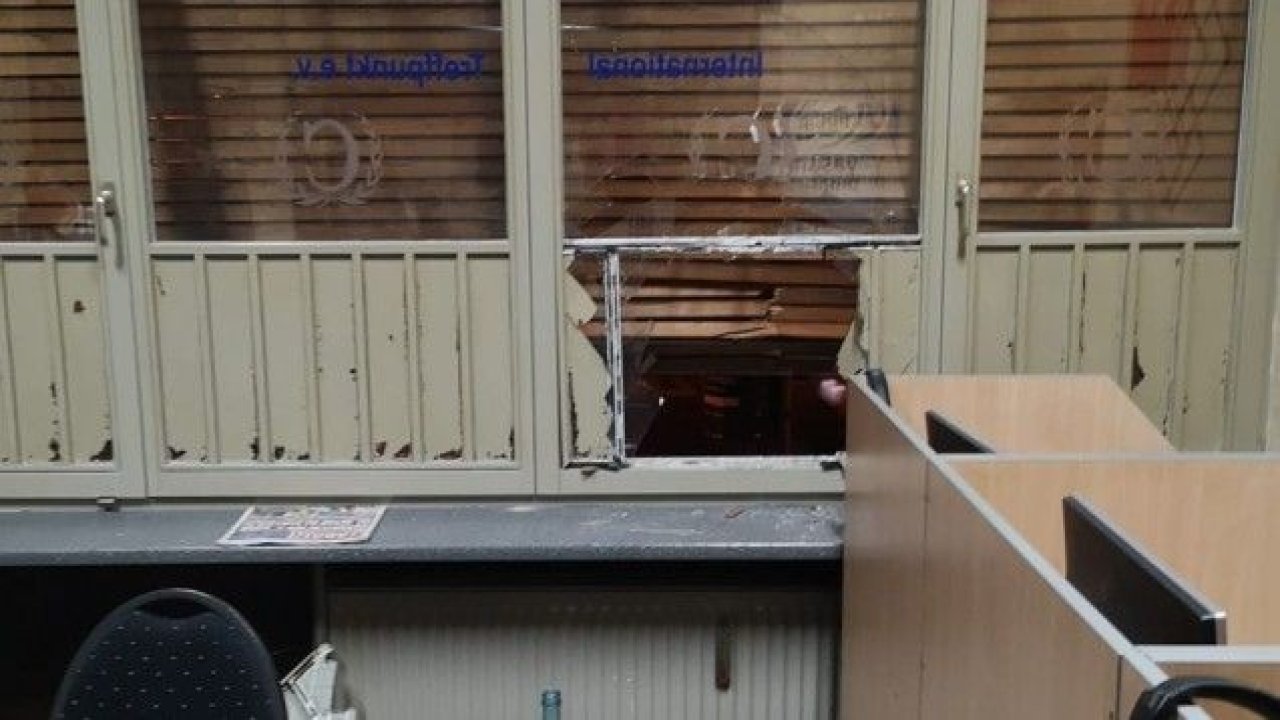 Terör örgütü yandaşları, Almanya’da Türk dükkanlarına saldırdı
