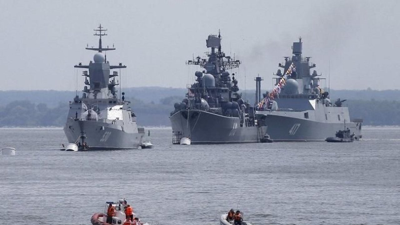 Rusya 15 Savaş Gemisini Karadeniz'e Gönderdi! Ukrayna Gerginliği Devam Ediyor