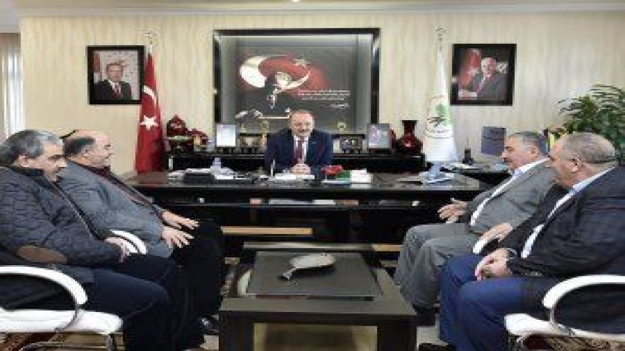 Mamak Belediye Başkanı Mesut Akgül, Ankara Pazaryerleri Esnaf Odası Başkanlığı’na seçilen Recep Ayhan ve yönetimini makamında ağırladı