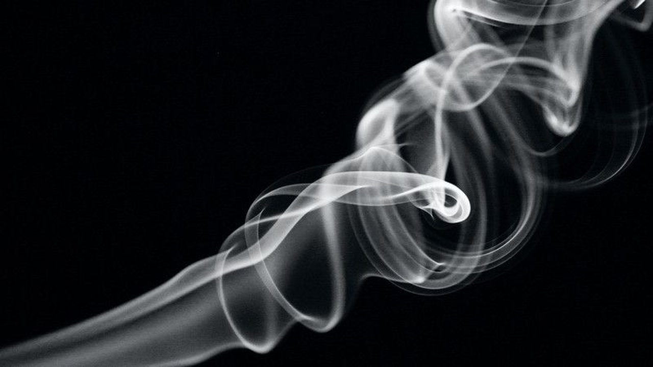 Oruçluyken Sigara Dumanı Çekmek Orucu Bozar mı? Sigara İçmek Oruç Bozar Mı?