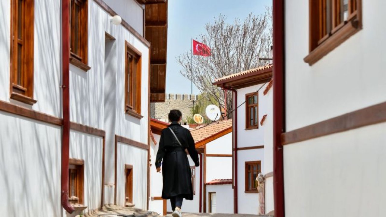 Başkentli ustalar Ankara kalesi’nde tarihi mirası gün yüzüne çıkarıyor