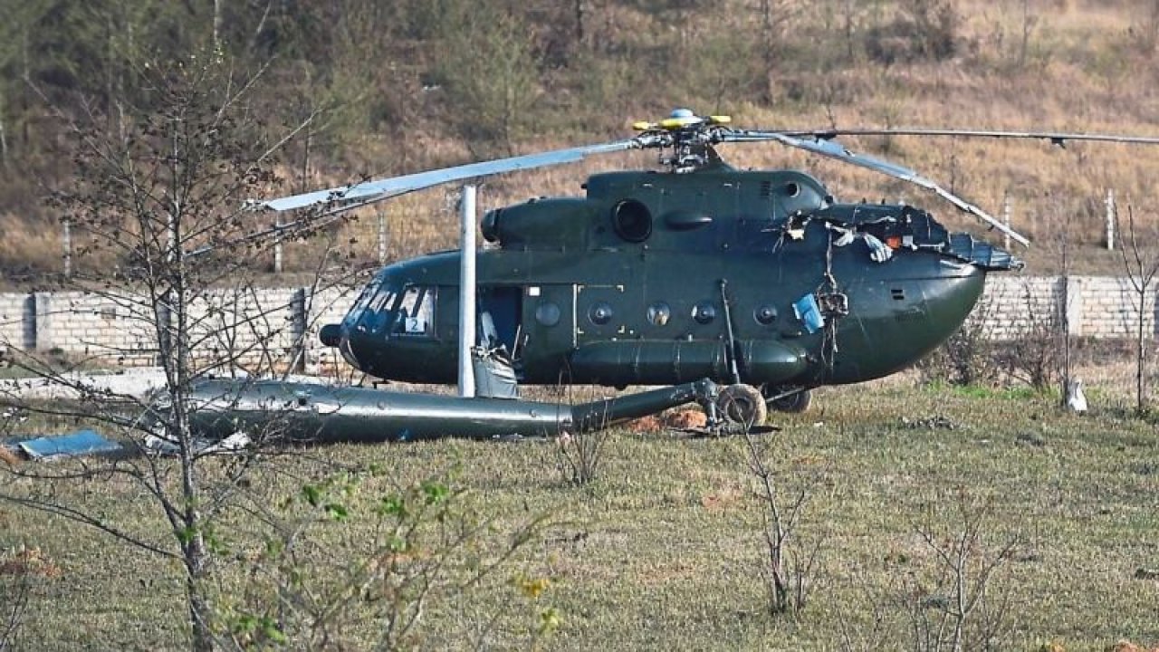 Myanmar Giderek Karışıyor! Halk Orduya Ait Helikopteri Düşürdü!