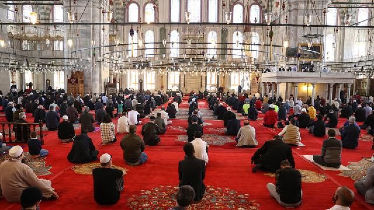 Camilerde Ramazan Bayramı Namazı Kılınacak Mı? Bayramda Camiler Açık Mı?