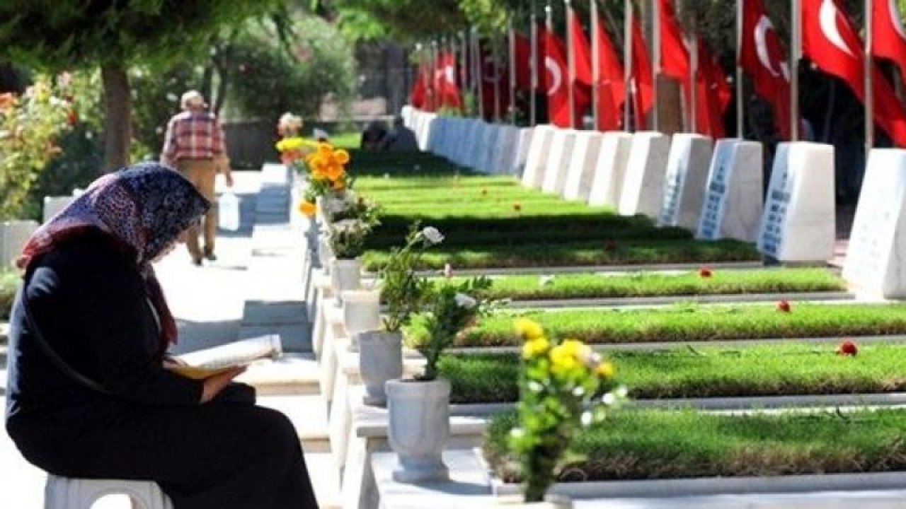 Arefe Günü Mezar Ziyareti Yasak Mı 2021? Bayramda Mezarlıklar Açık Mı?