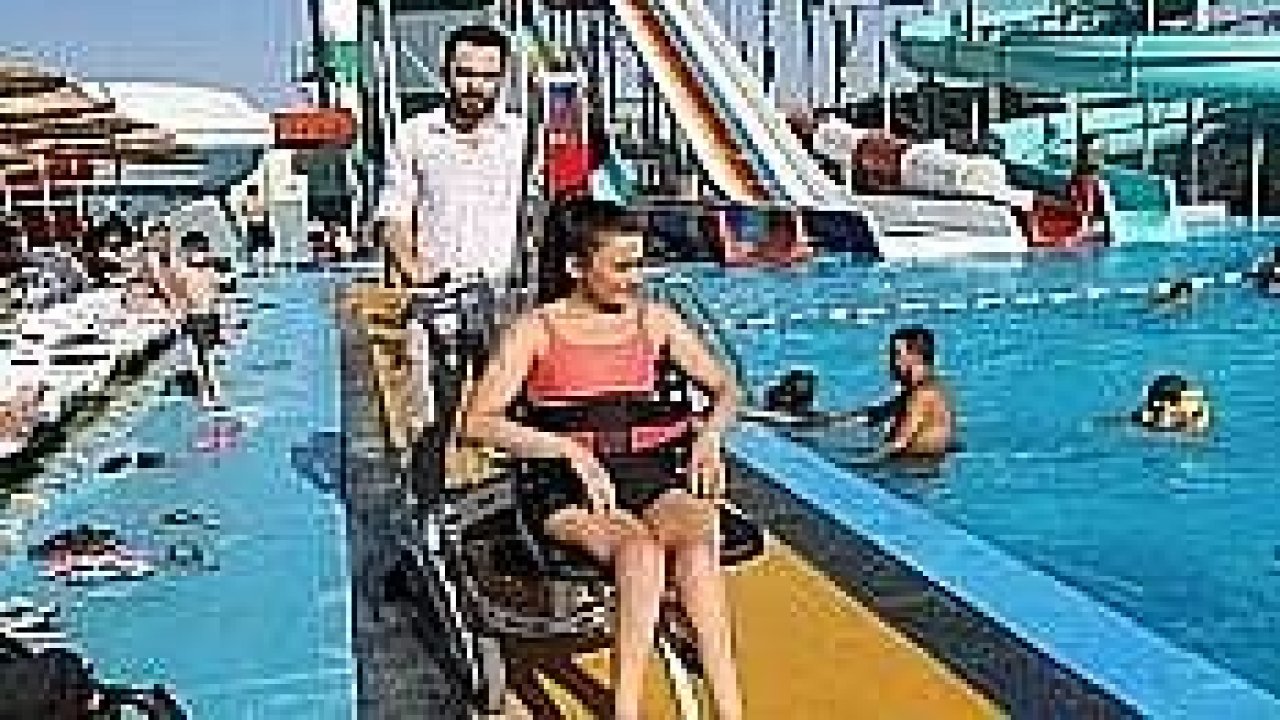 Babasıyla sırt sırta verip yerli ve milli engelli asansörü yaptı