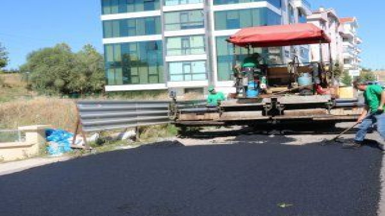 Çankaya Belediyesi, geçen yılın rekorunu kırarak 200 bin ton asfalt serimi gerçekleştirdi