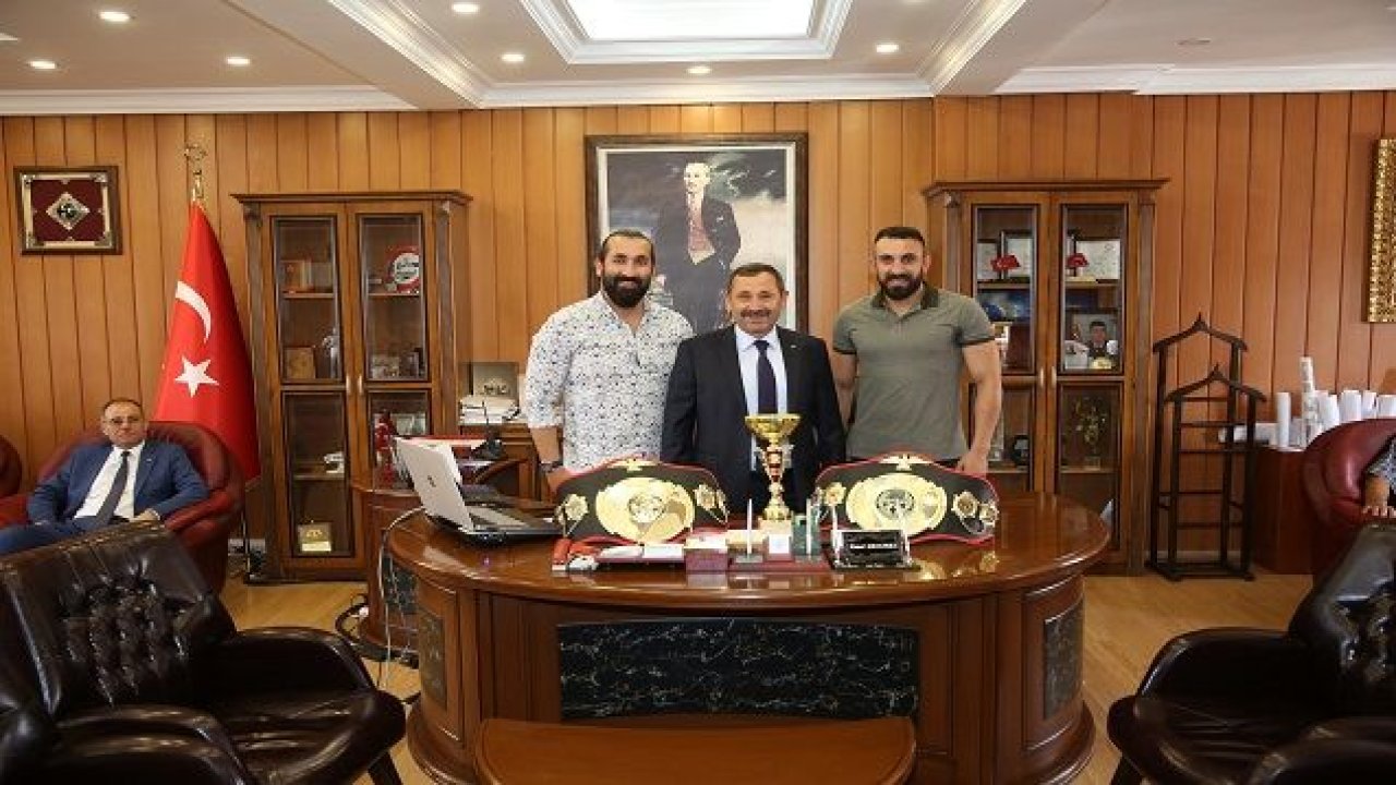Kick Boks Dünya Şampiyonu Ferhat Aslan’dan Başkan Demirel’e ziyaret