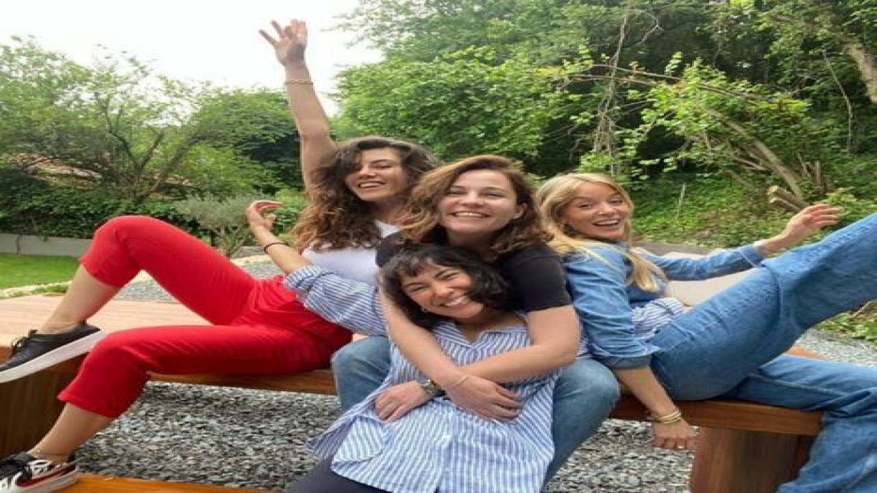 Ufak Tefek Cinayetler Dizisi Müjdeyi Duyurdu! Ekranlara Gelmesi An Meselesi, Yapımcılara Binlerce Mesaj Geliyor! 4 İsim Bir Araya Geldi, Olanlar Oldu!