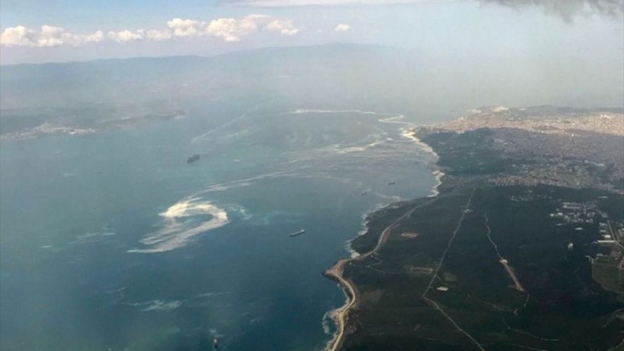 Marmara Denizi'ndeki müsilaj havadan böyle görüntülendi