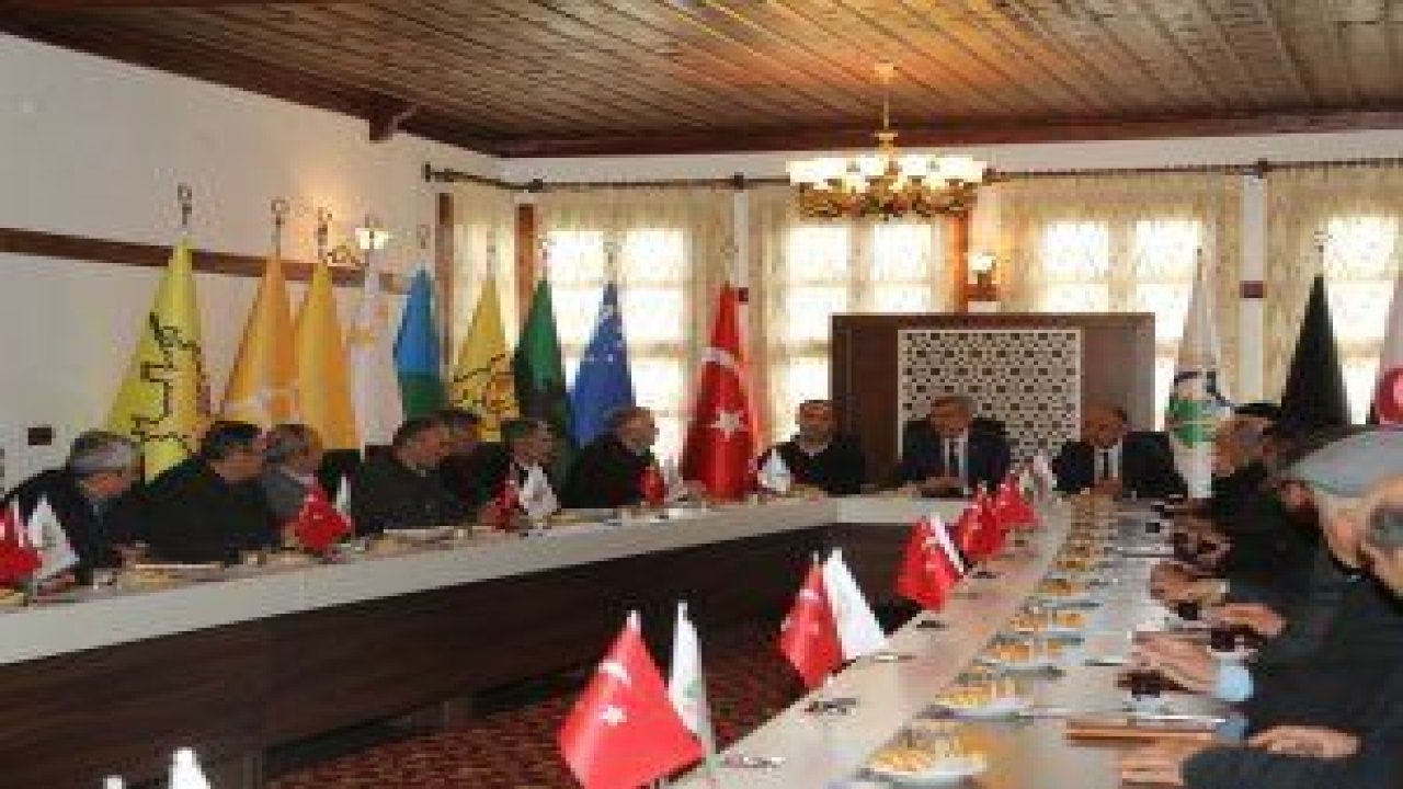 Beypazarı Belediye Başkanımız Tuncer Kaplan, ilçemizdeki tüm mahalle muhtarları ile bir araya geldi