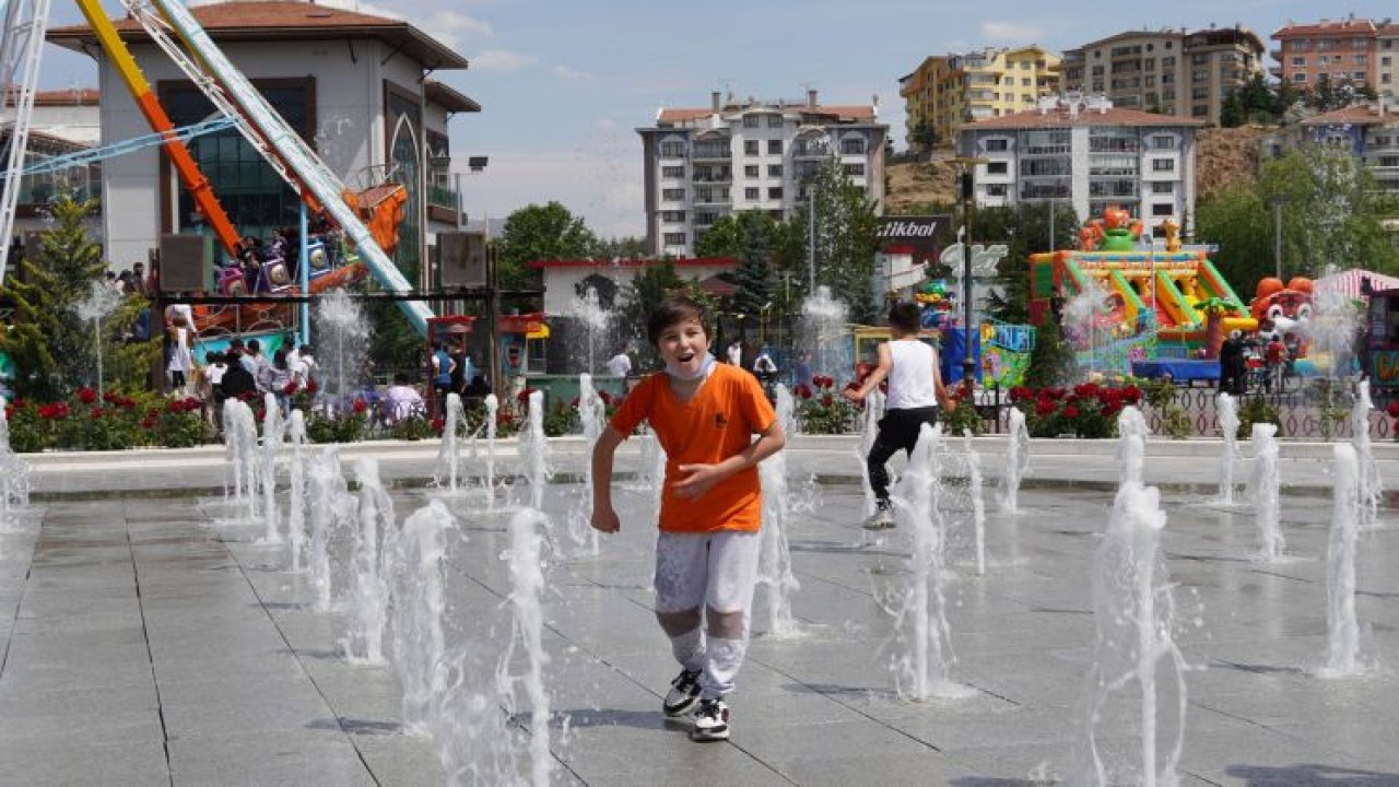 Keçiören Kalaba Türk Dünyası Meydanı Minikler İçin Eğlence Yeri Oldu