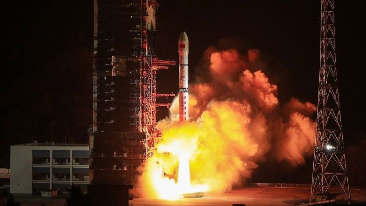 Çin Uzaydaki Varlığını Sürdürmekte Kararlı! ABD Sonrası Hemen Uydu Fırlattı!