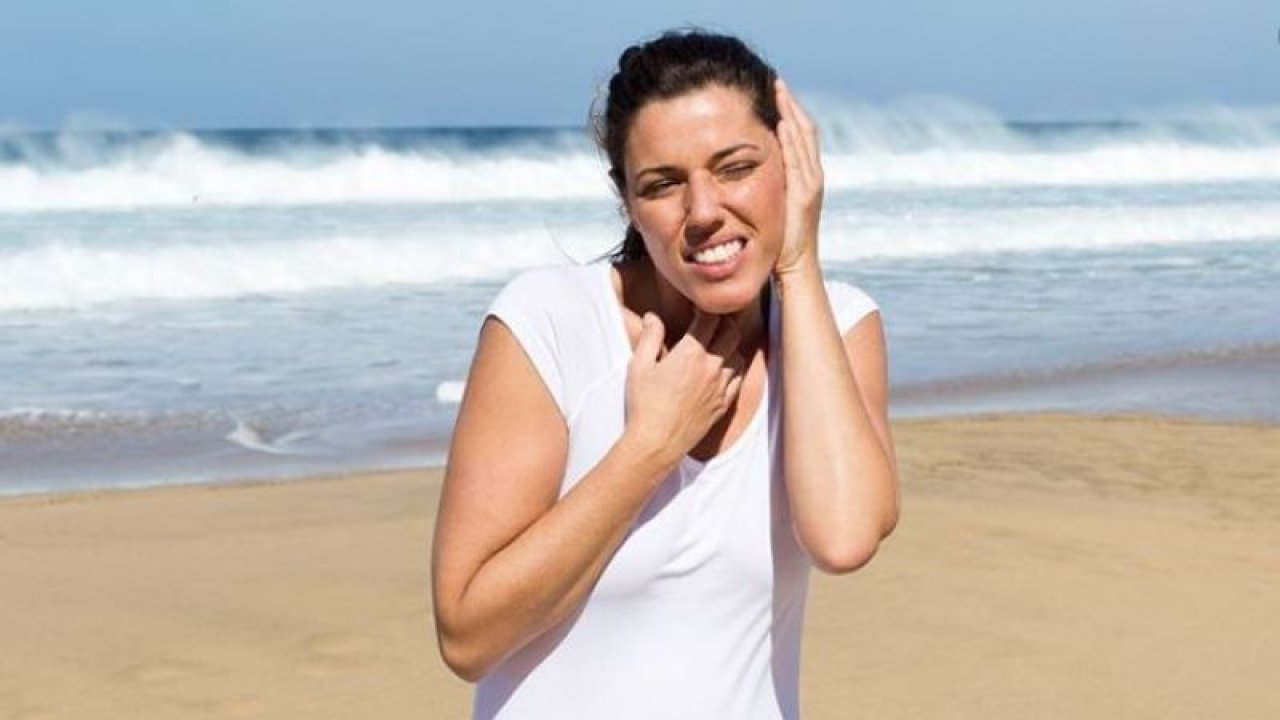 Tatilde Kulak Sağlığınızı Riske Atmayın