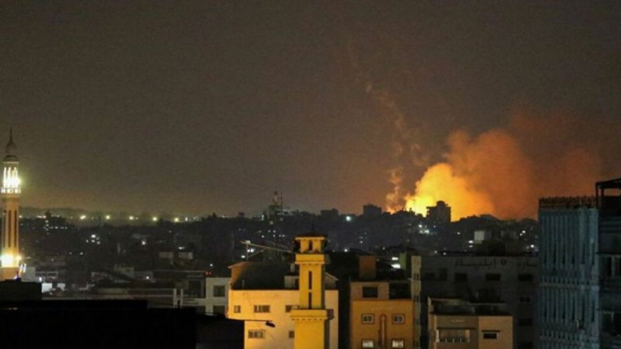 İsrail Savaş Uçakları Gazze’ye Saldırı Düzenledi