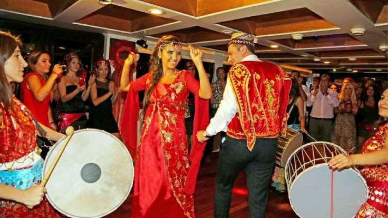 Ankara Kına Gecesi Nasıl Olur? Ankara Kına Gecesi Adetleri Nelerdir?