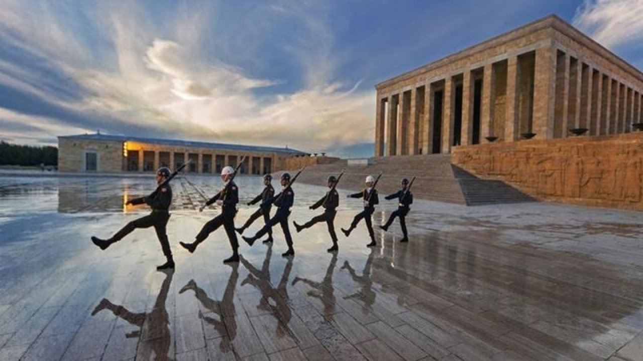 Ankara'da Anıtkabir Nerede? AnıtKabir Hangi Semtte, Nasıl Gidilir? Anıtkabir Gezmek Ne Kadar Sürer?