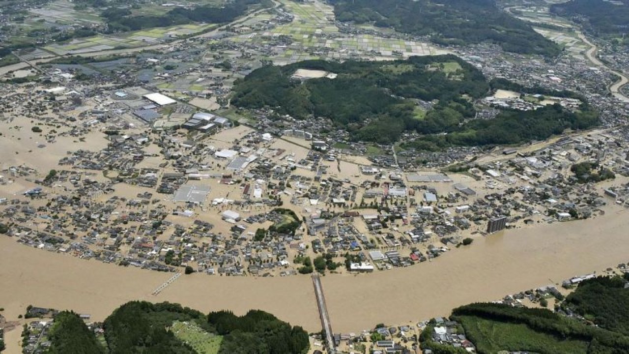 Japonya’da Atami Kentinde Heyelan Meydana Geldi: 20 Kişi Kayıp