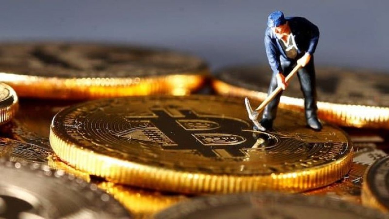 Zorluk Oranında Büyük Düşüş! Bitcoin Madenciliğinde Neler Oluyor!