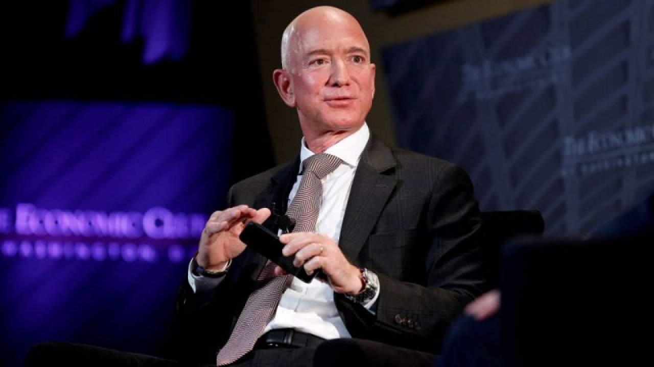 E-Ticaret Devi Amazon'un Kurucusu Jeff Bezos Kurduğu Şirkette Görevinden Ayrıldı