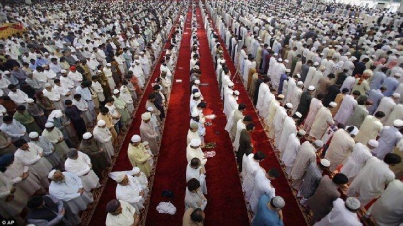 Cemaat İle Namaz Nasıl Kılınır? Evde Cemaatle Namazı Kılınır Mı? Iki Kişi Cemaatle Namaz Kılabilir Mi?