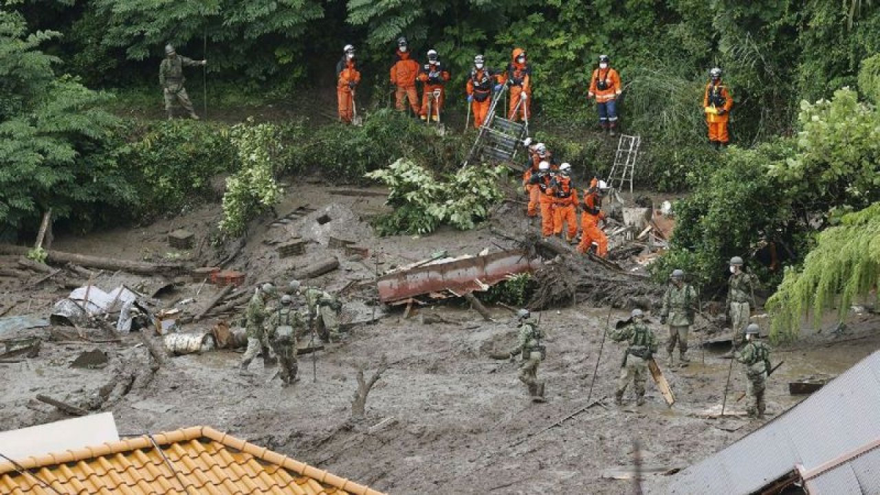 Japonya’da Sel… 330 Bin Kişi Tahliye Edilecek