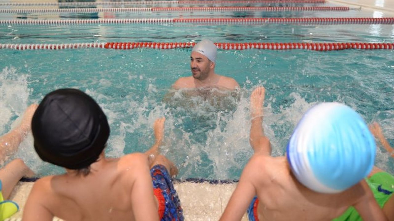 Pursaklar Belediyesi Kapalı Yüzme Havuzunda İlk Ders Başkan Ertuğrul Çetin’den