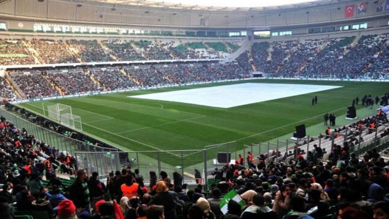 Süper Lig'de maçlar seyircili mi oynanacak? TFF, stadyumlara giriş şartlarını açıkladı!
