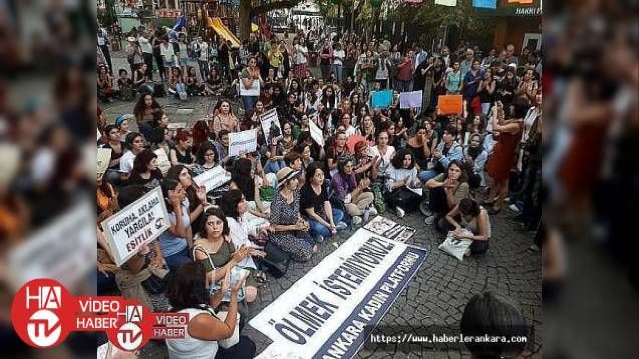 ‘Emine Bulut’ cinayetini protesto eden kadınlar, oturma eylemi gerçekleştirdi