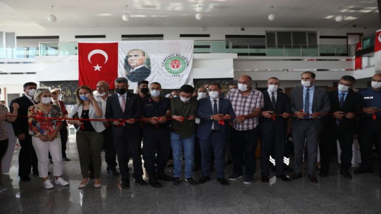Şehit ve Devlet Büyükleri Emanetleri Etimesgut Belediyesi Korkut Ata Kongre ve Kültür Merkezi'nde açıldı