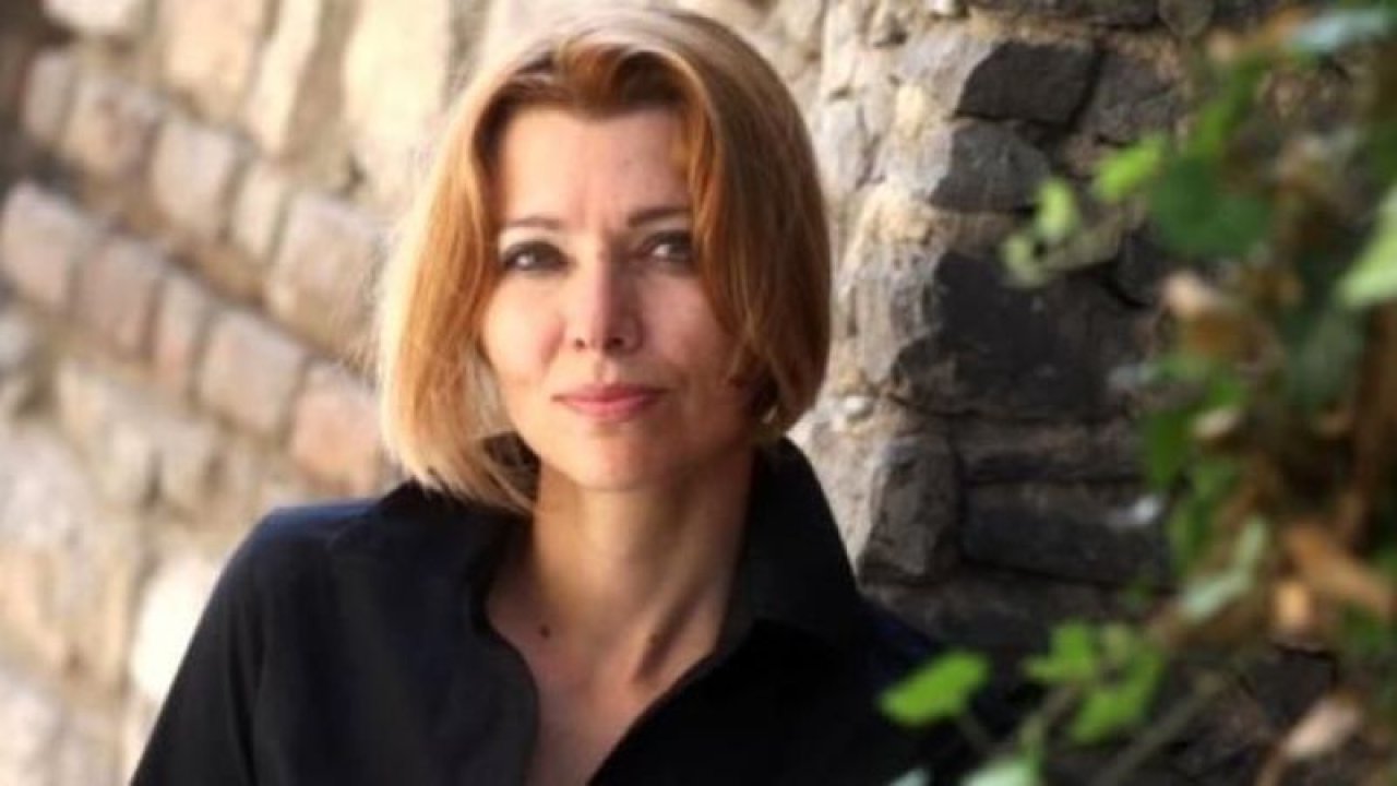 Elif Şafak "Biseksüel" imiş, ama söylemeye "Cesaret" edememiş! Elif Şafak Kimdir, Nasıl Ünlü Oldu? Elif Şafak Kaç Yaşında, Evli Mi?