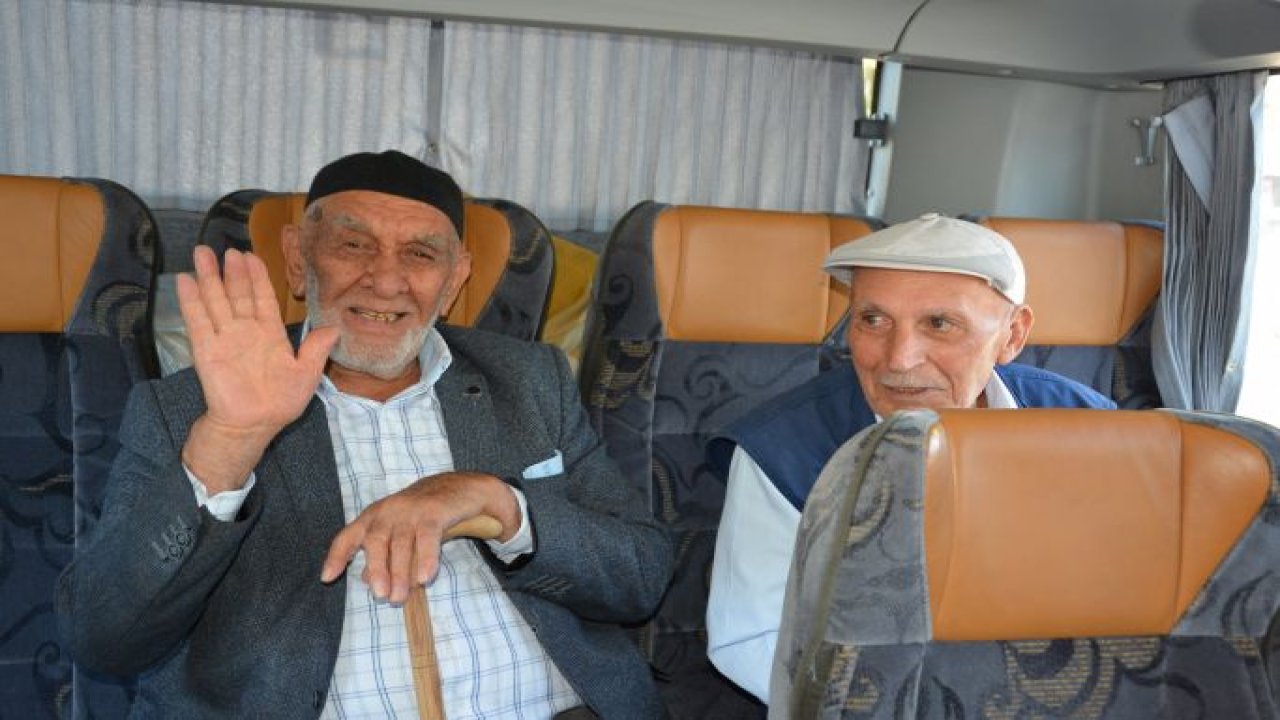 Keçiören Belediyesi Huzurevindeki Yaşlılar Konya Gezisinde Yüzleri Güldü