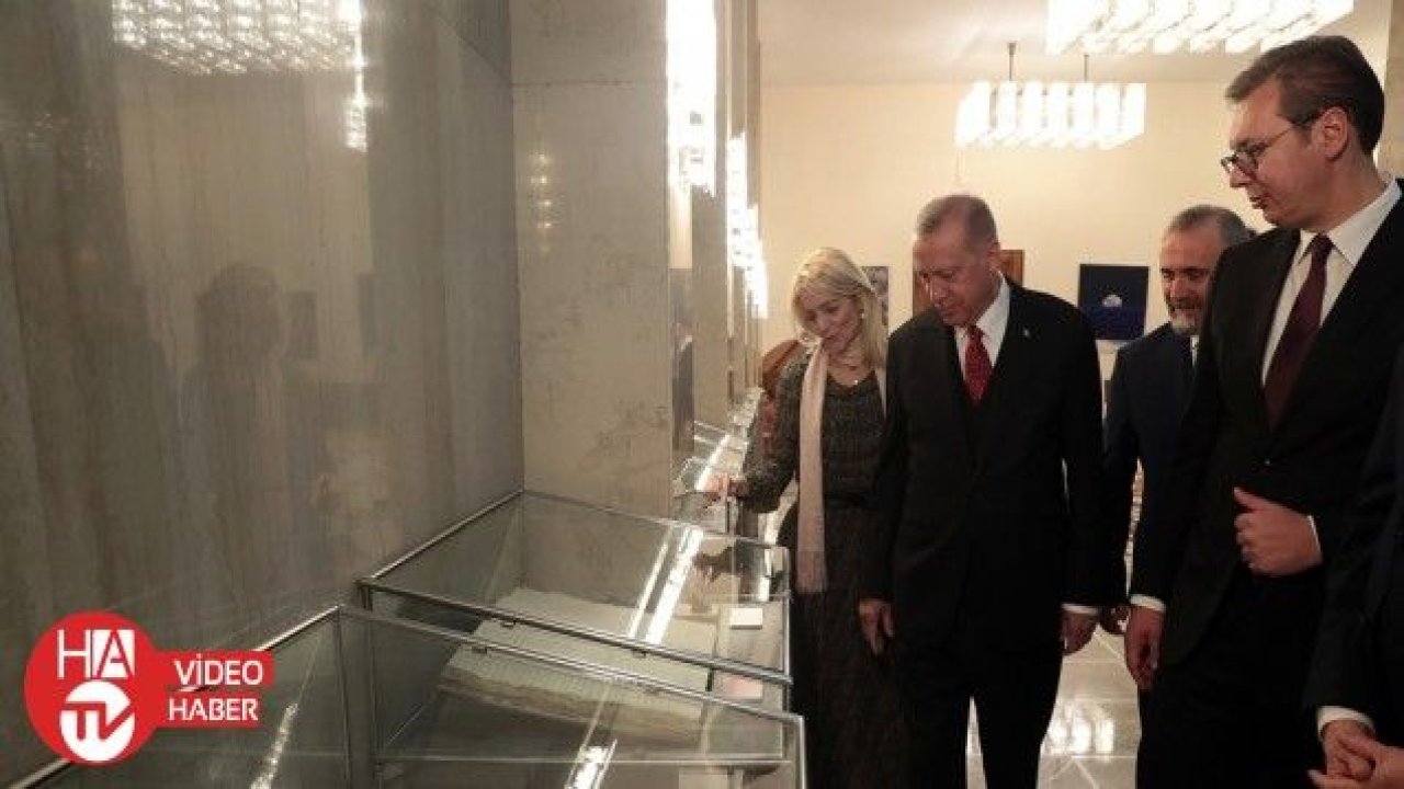Cumhurbaşkanı Erdoğan Sırbistan’da arşiv sergisini gezdi