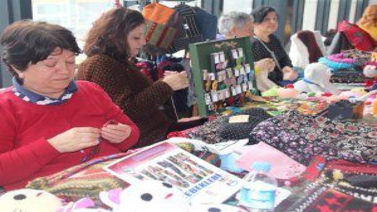 “Mor Bayrak” sahibi olan Çankaya Belediyesi, kadınların el emeğine pazar oluşturmaya “Anneler Günü” öncesinde de devam ediyor