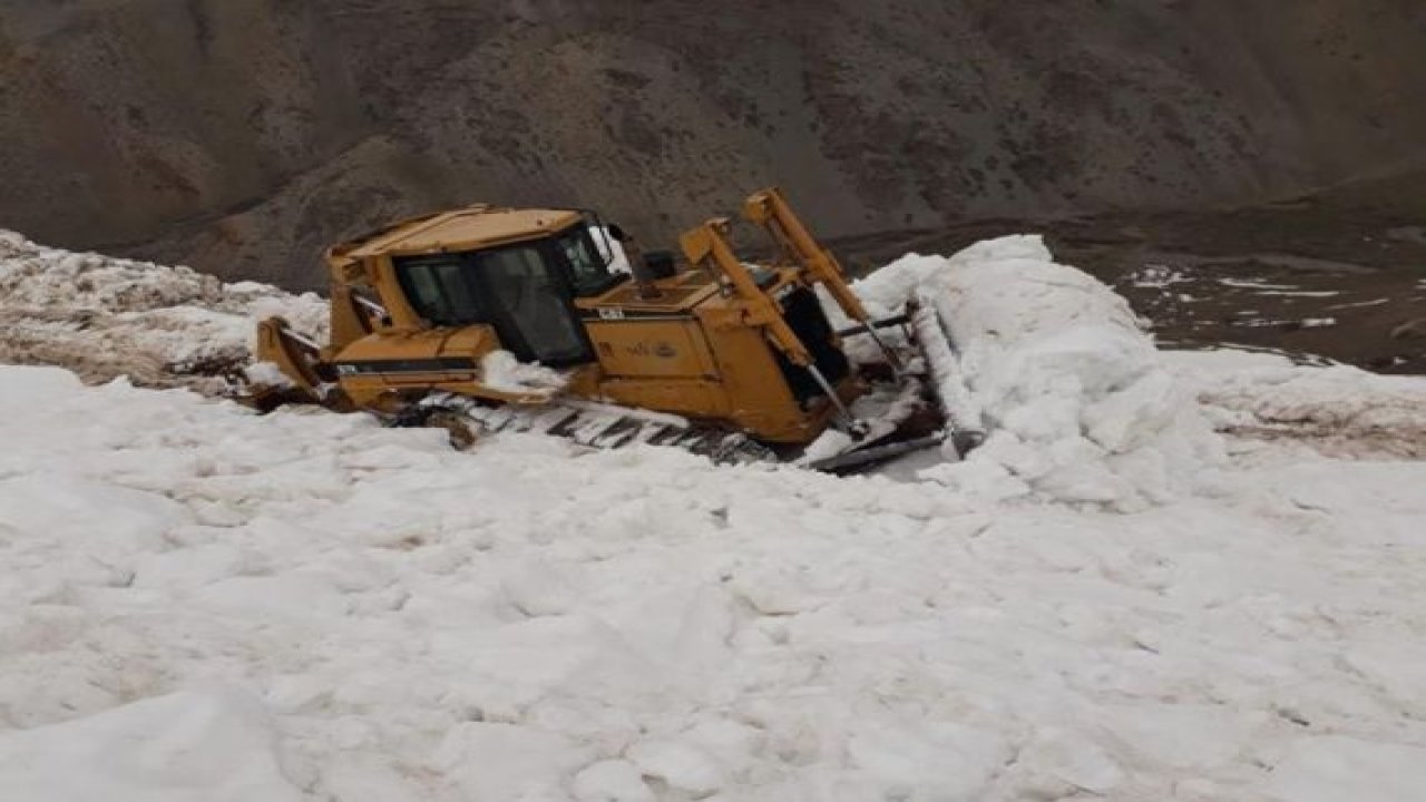 Van’ın Başkale İlçesinde Mayıs Ayında Karla Mücadele Çalışması