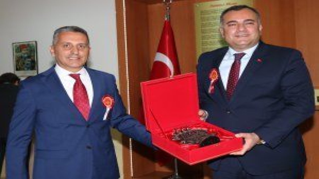 Taşdelen, Metin Oktay Ortaokulu’nda öğrencilere hizmet verecek 3D sınıfının açılışına katıldı