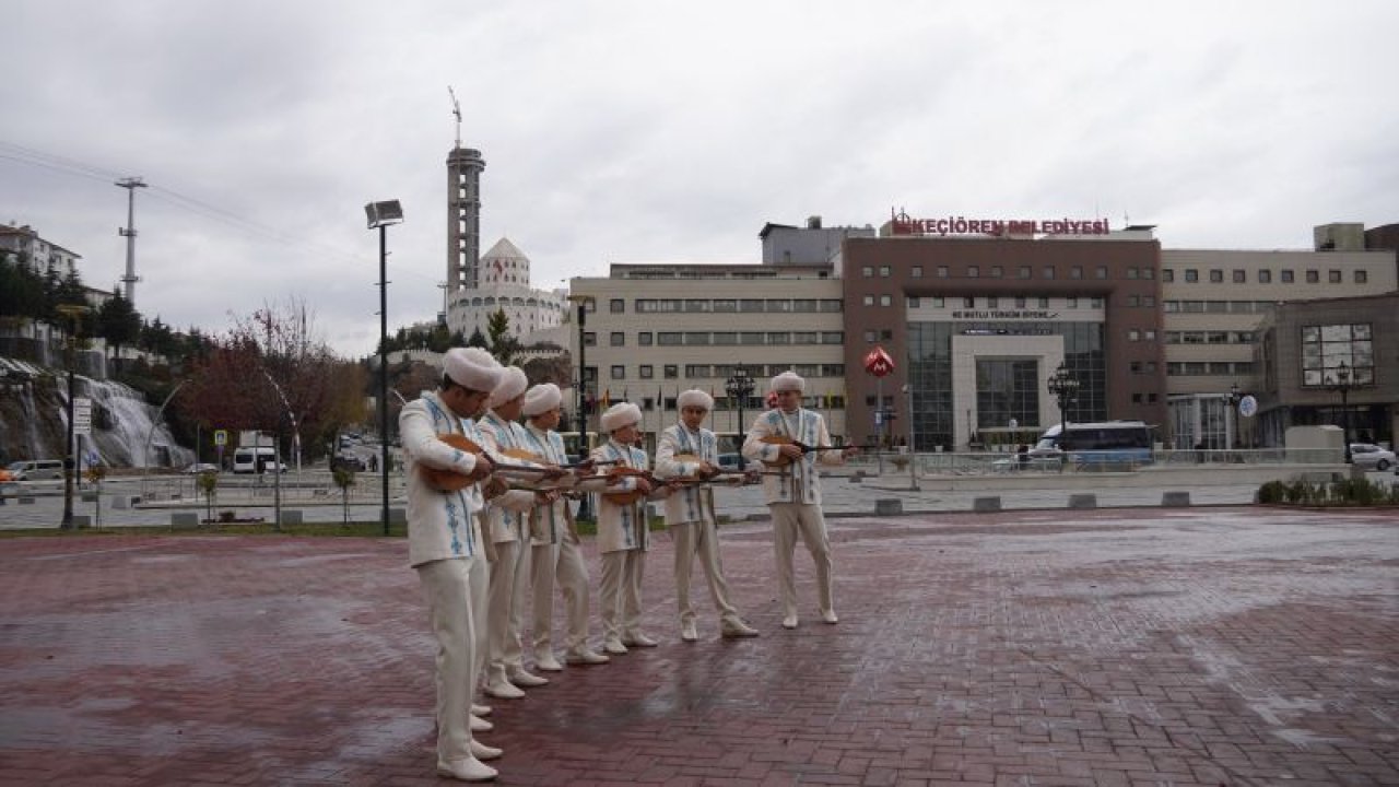 Kazakistanlı  sanatçılar Keçiören'de " Flash Mob" yaptılar