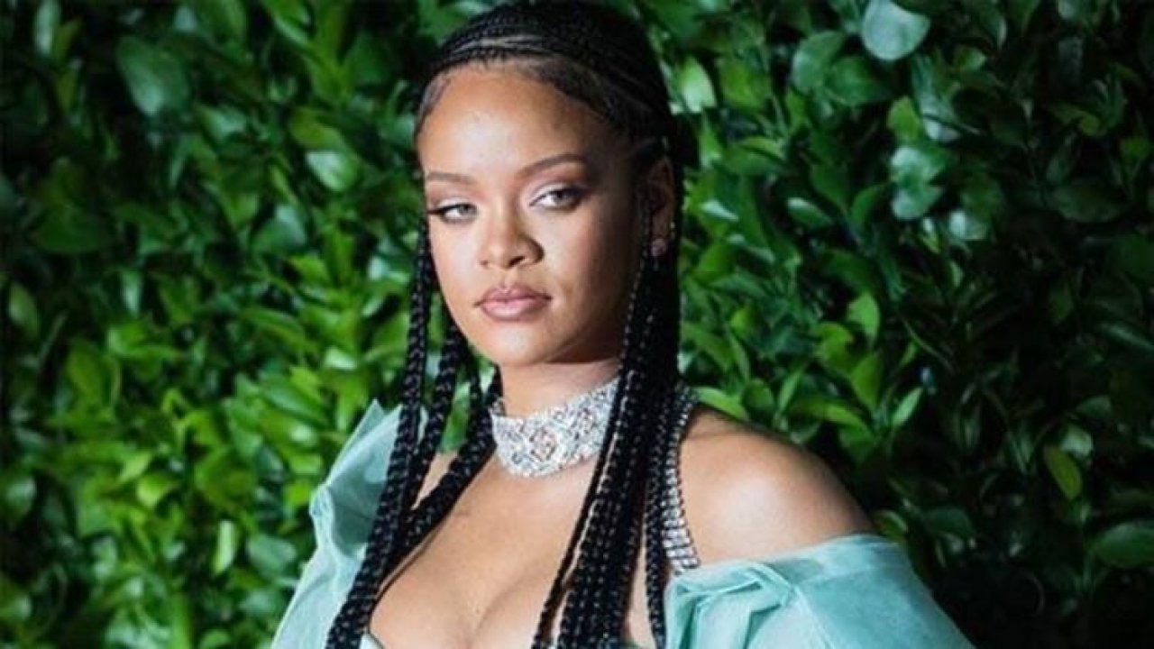 Rihanna Bakın Kaç Yaşındaymış? Gerçeği Duyan İnanamadı! Rihanna Kimdir, Hamile Mi?