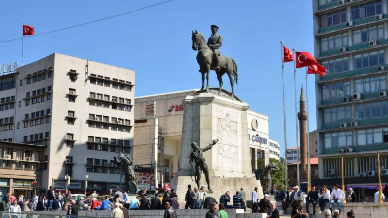 Ankara Ulus Atatürk Anıtı Hakkında Önemli Bilgi! Ulus Atatürk Anıtı Hangi Anlamlar Taşıyor Duyunca Şaşıracaksınız! Meğer Atatürk Anıtı …