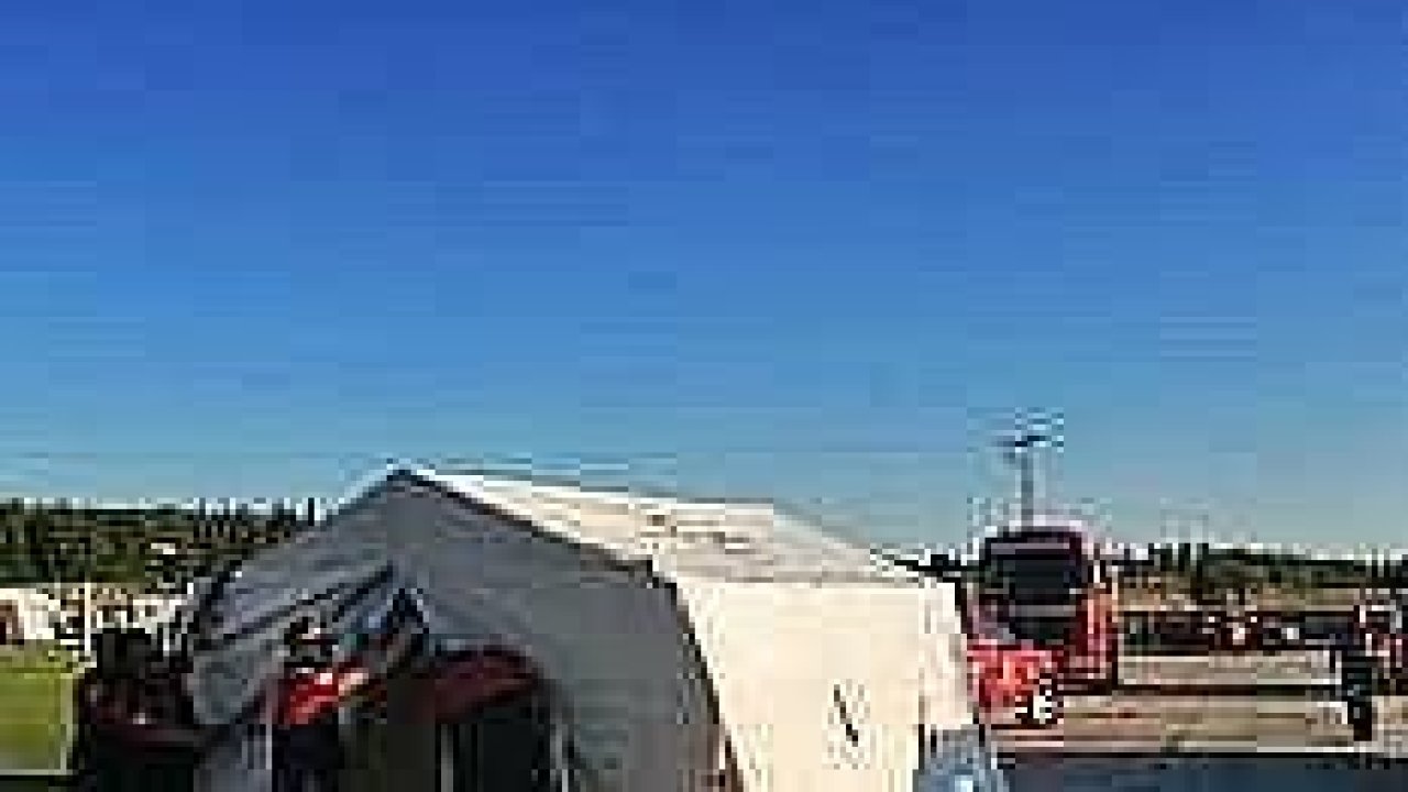 Depremzedeler için konaklama çadırlar kuruluyor