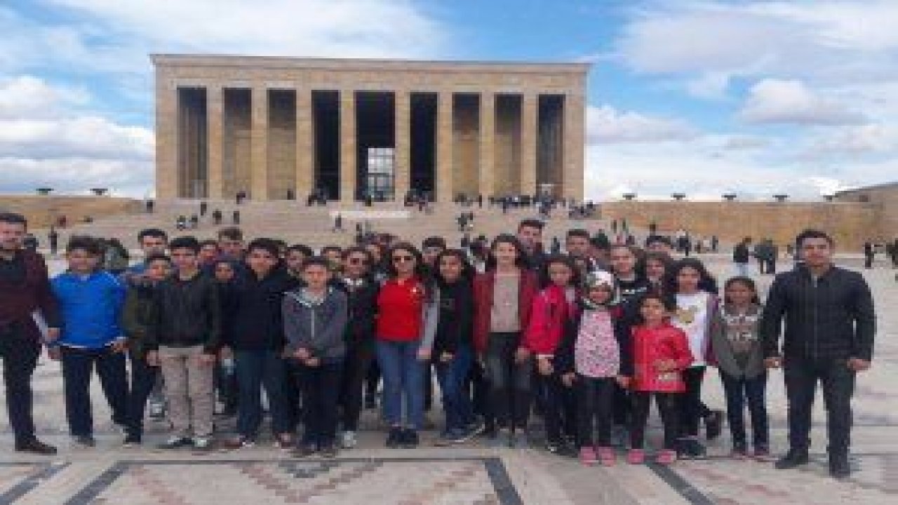Beypazarı Belediyesi ilçede ki öğrencileri bu hafta Anıtkabir ve Anadolu Medeniyetler Müzesi gezisine gönderdi
