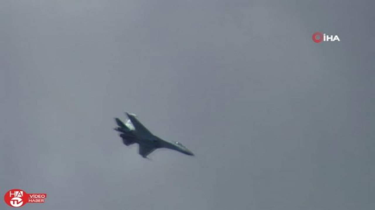 SU-35’in antrenman uçuşu nefes kesti