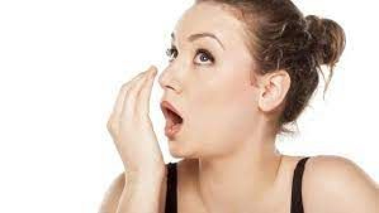 Ağız Kokusuna Sebep Olan 8 Neden!