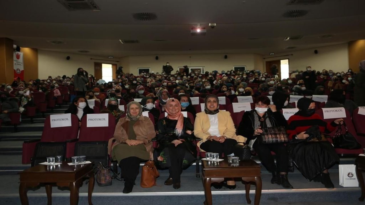 Sincanlı kadınlar Hatice Kübra Tongar ile buluştu